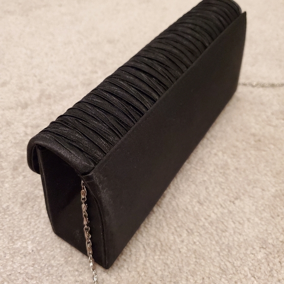 Black Evening Clutch purse with crossbody chain - Picture 3 of 6